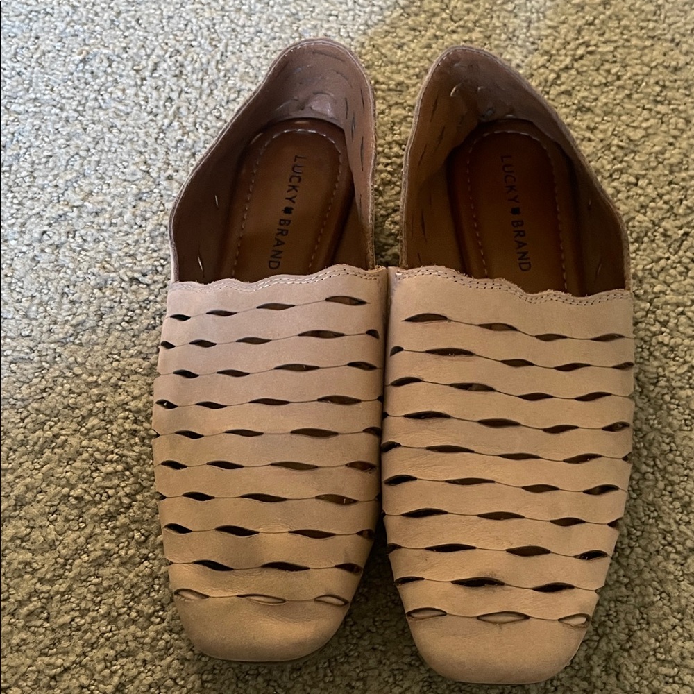 Lucky Brand Women's Beige Cutout Loafers